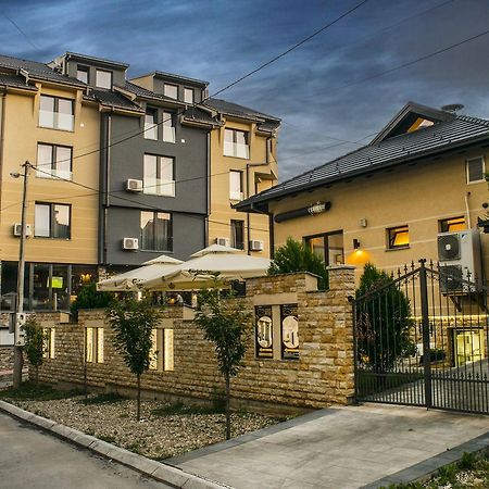 Hotel & Restaurant Ponte Bianco Βράνιε Εξωτερικό φωτογραφία